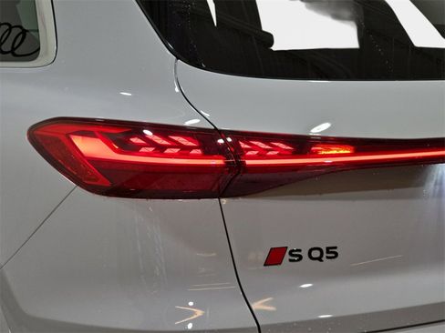 New 2025 Audi SQ5 Prestige image 34