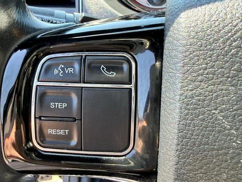 Used 2019 Dodge Grand Caravan SXT FWD image 19