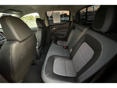 Used 2020 Chevrolet Colorado Z71 image 14