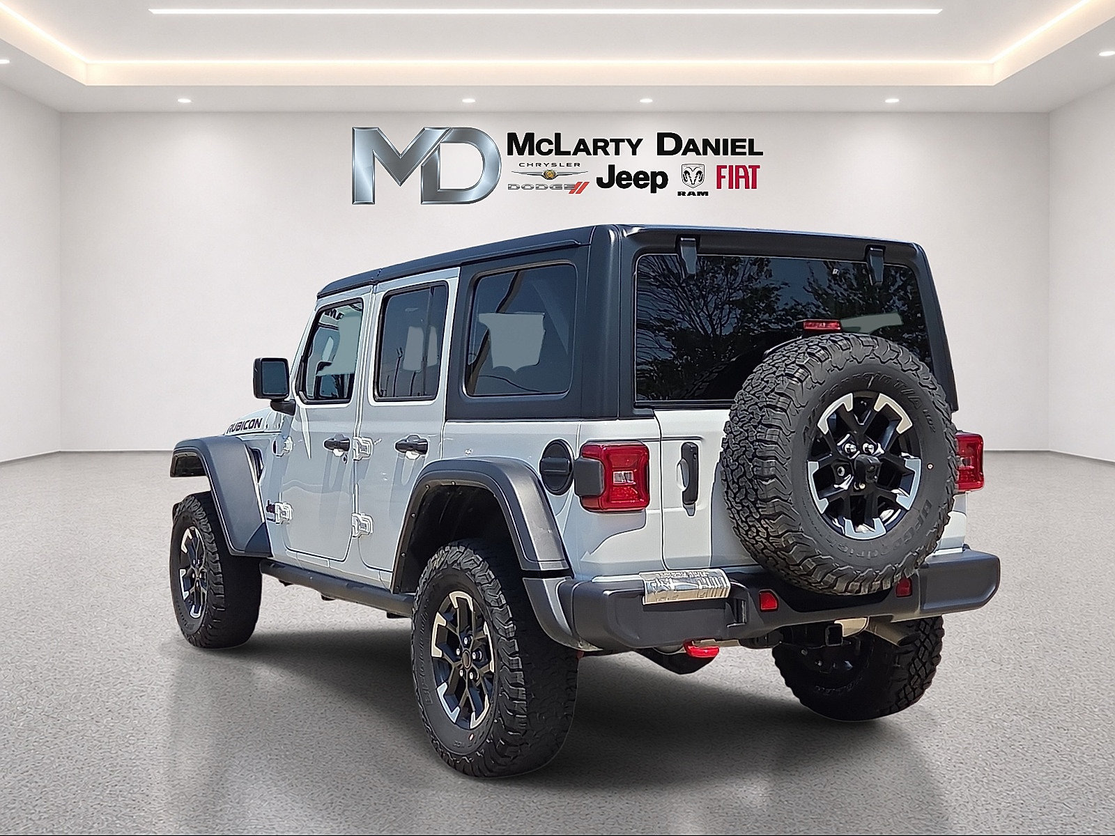 Used 2025 Jeep Wrangler Unlimited Rubicon AWD/4WD image 4