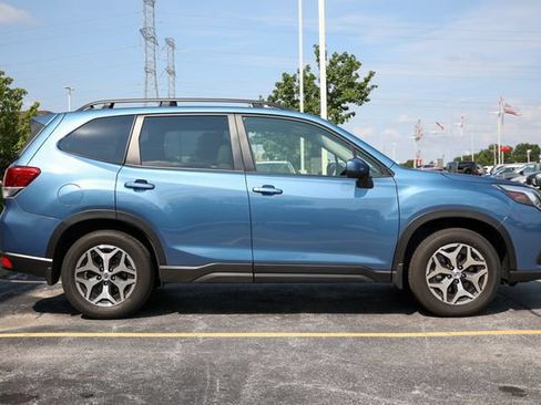 Certified 2023 Subaru Forester Premium AWD/4WD image 43