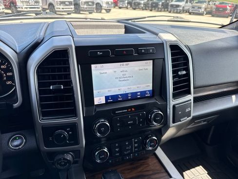 Used 2020 Ford F150 Lariat RWD image 18