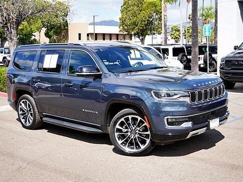 Used 2023 Jeep Wagoneer Series II w/ Premium Group I AWD/4WD image 3