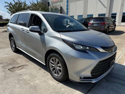 Used 2024 Toyota Sienna XLE