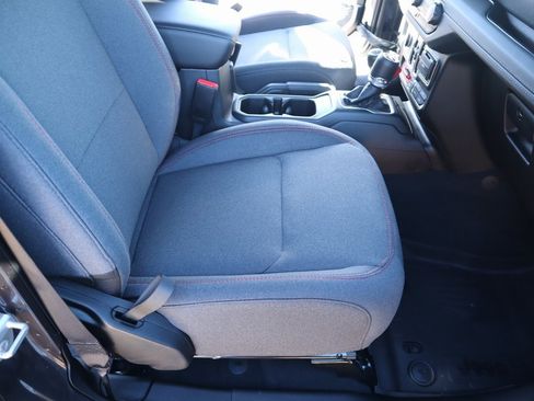 New 2026 Jeep Wrangler Unlimited Rubicon image 13