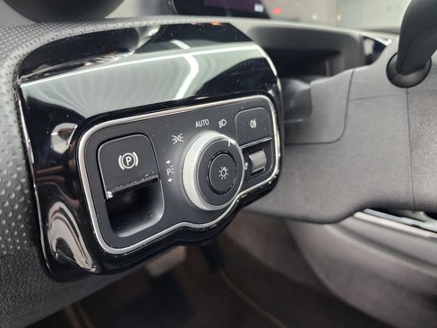 Used 2025 Mercedes-Benz CLA 250 4MATIC image 40