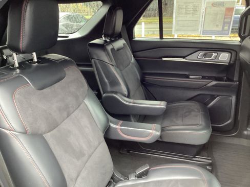 Used 2025 Ford Explorer ST image 15