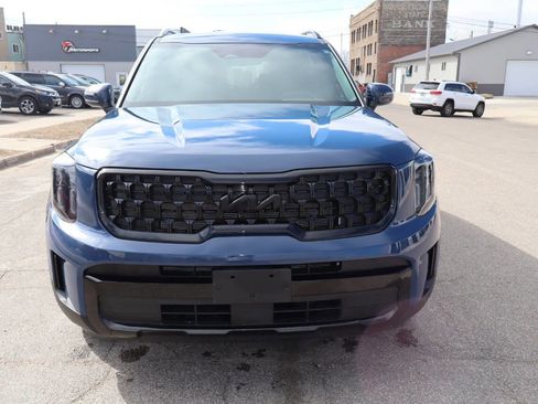 Used 2025 Kia Telluride AWD image 11