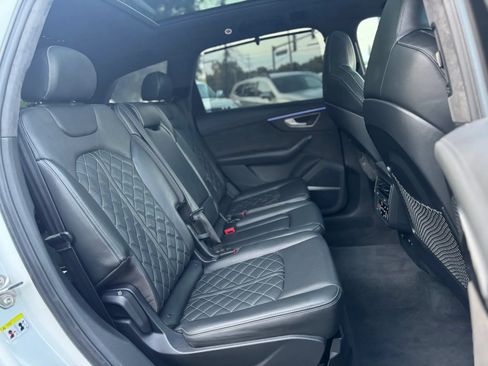 Used 2021 Audi SQ7 Prestige w/ Prestige Package AWD/4WD image 16