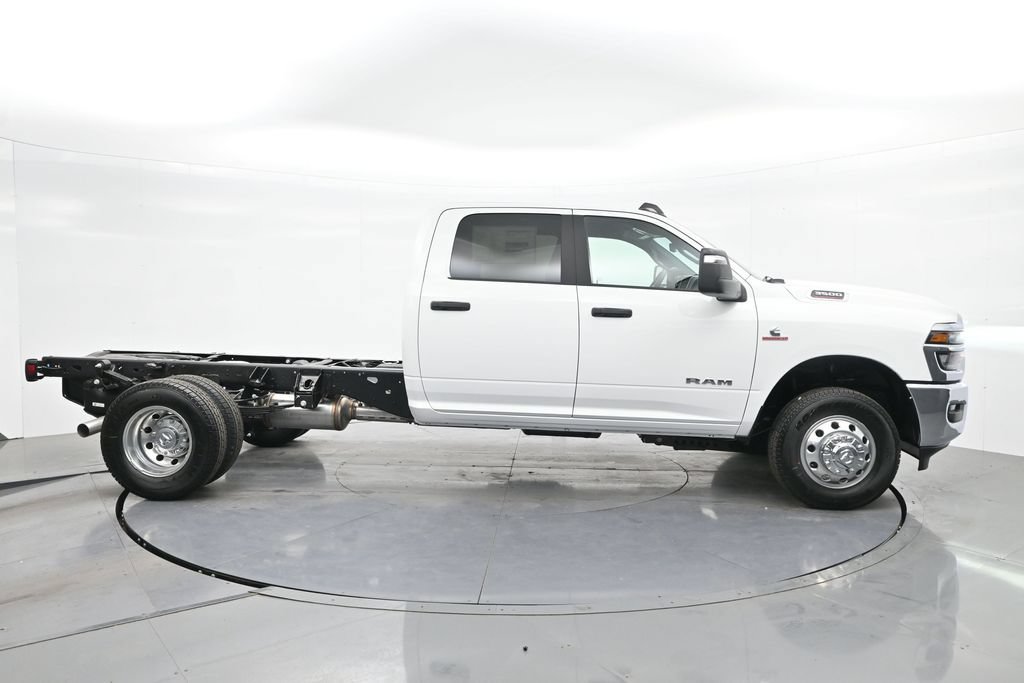 New 2026 RAM 3500 Big Horn AWD/4WD image 6