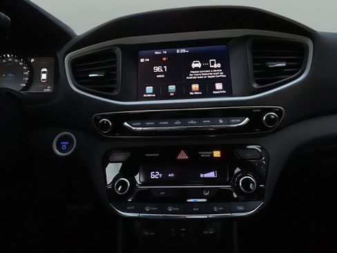 Used 2019 Hyundai Ioniq Hatchback 4D image 19