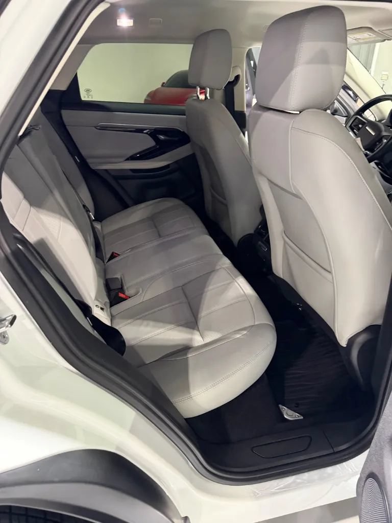Used 2022 Land Rover Range Rover Evoque SE AWD/4WD image 19