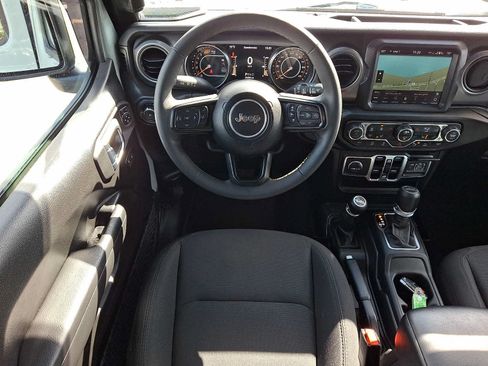 Used 2023 Jeep Wrangler Unlimited Sport AWD/4WD image 12