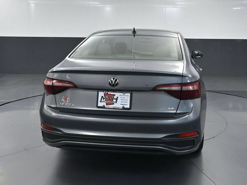 Used 2024 Volkswagen Jetta SE FWD image 5