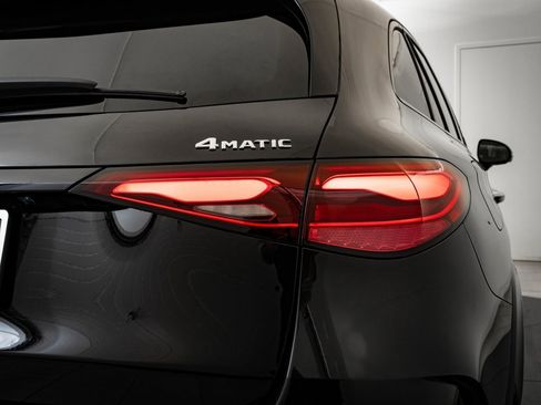 New 2026 Mercedes-Benz GLC 300 4MATIC image 9
