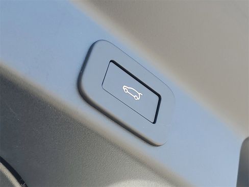 New 2026 Jaguar F-PACE R-Dynamic S image 7