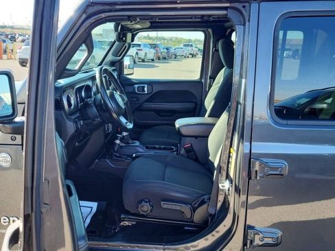 Used 2020 Jeep Gladiator Overland w/ Quick Order Package 24E North AWD/4WD image 8