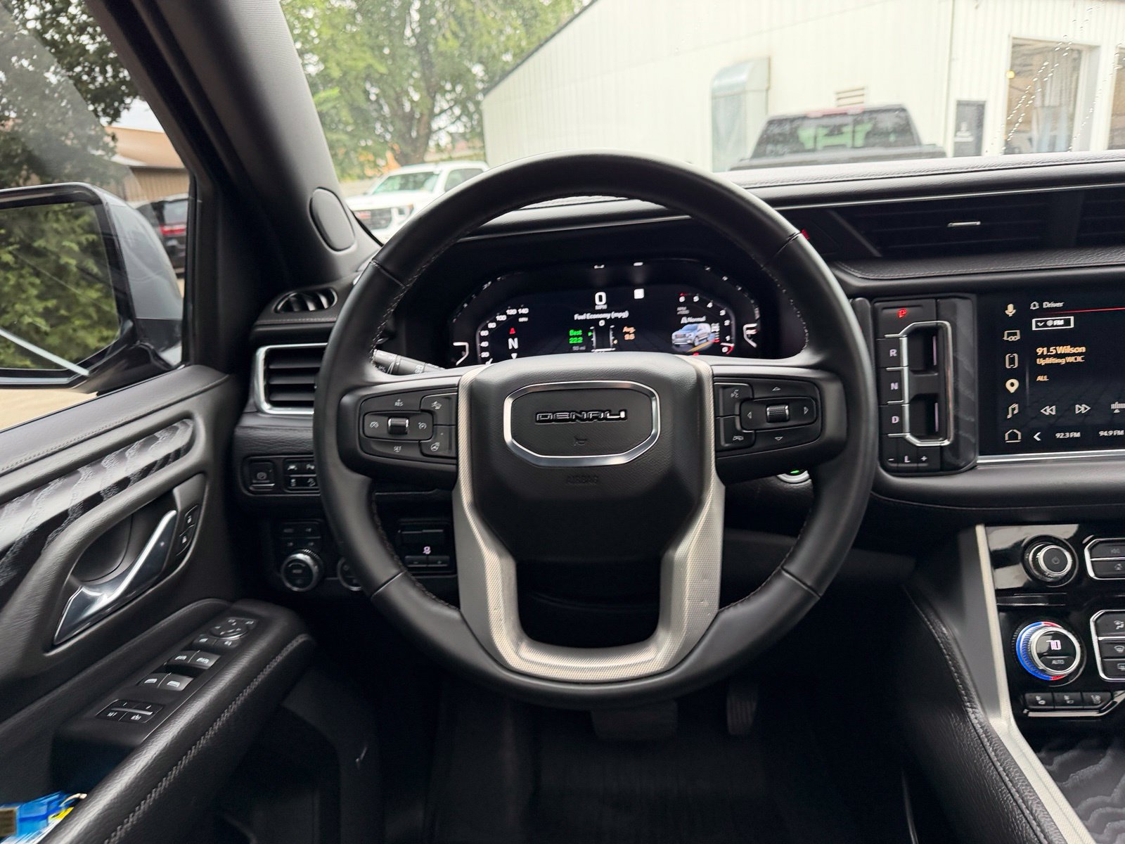 Used 2023 GMC Yukon Denali w/ Max Trailering Package AWD/4WD image 13