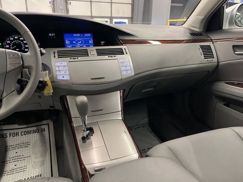 Used 2009 Toyota Avalon image 19
