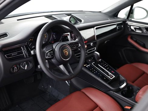 New 2026 Porsche Macan S image 4