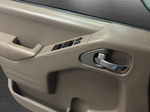 Used 2016 Nissan Frontier SV RWD image 16