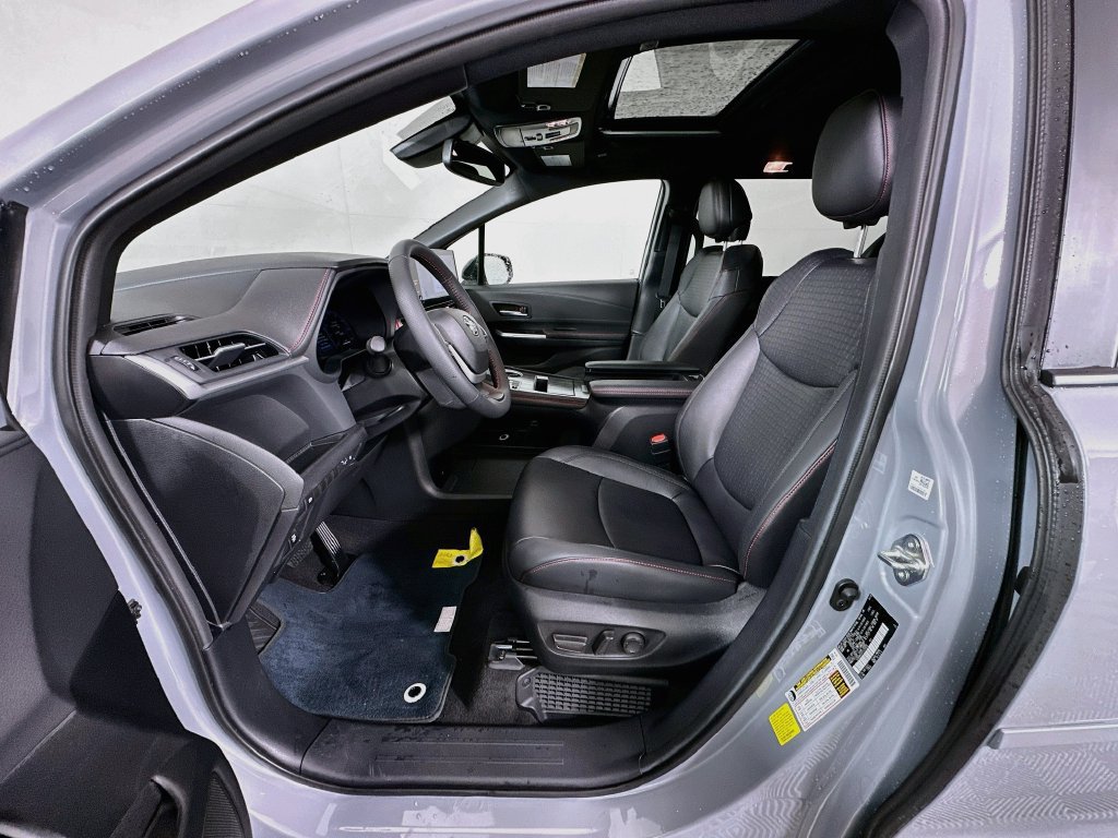 Used 2026 Toyota Sienna XSE FWD image 21