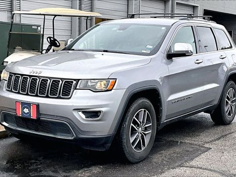 Used 2018 Jeep Grand Cherokee Limited AWD/4WD image 2