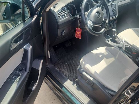 Used 2019 Volkswagen Tiguan SE w/ Panoramic Sunroof Package AWD/4WD image 11