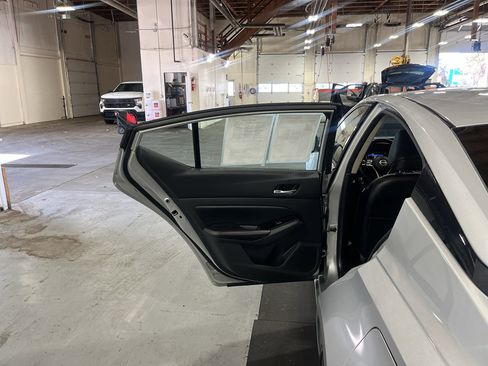 Used 2024 Nissan Altima 2.5 SR FWD image 23