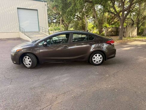 Used 2018 Kia Forte LX FWD image 14