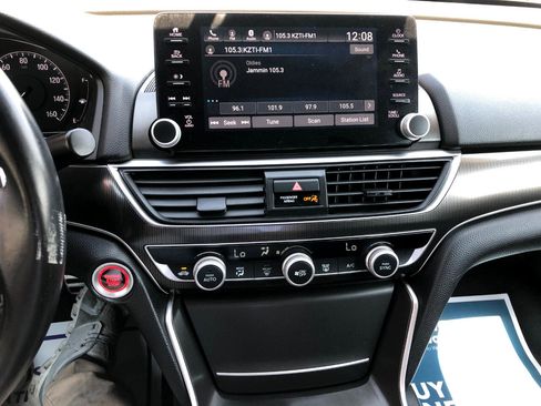 Used 2018 Honda Accord Sport image 16