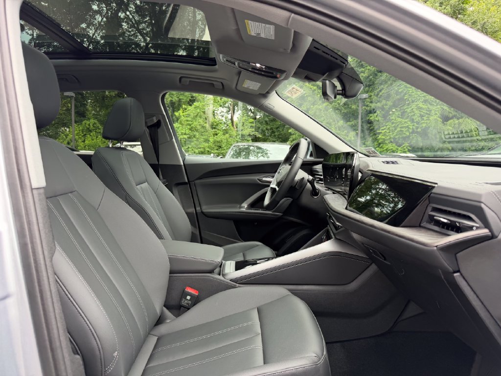 Certified 2025 Audi Q5 Premium w/ Convenience Package AWD/4WD image 19