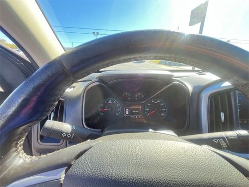 Used 2022 Chevrolet Colorado LT w/ Fleet Safety Package image 15