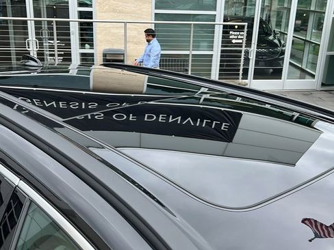 Used 2022 Volvo XC60 B5 Momentum w/ Climate Package image 17