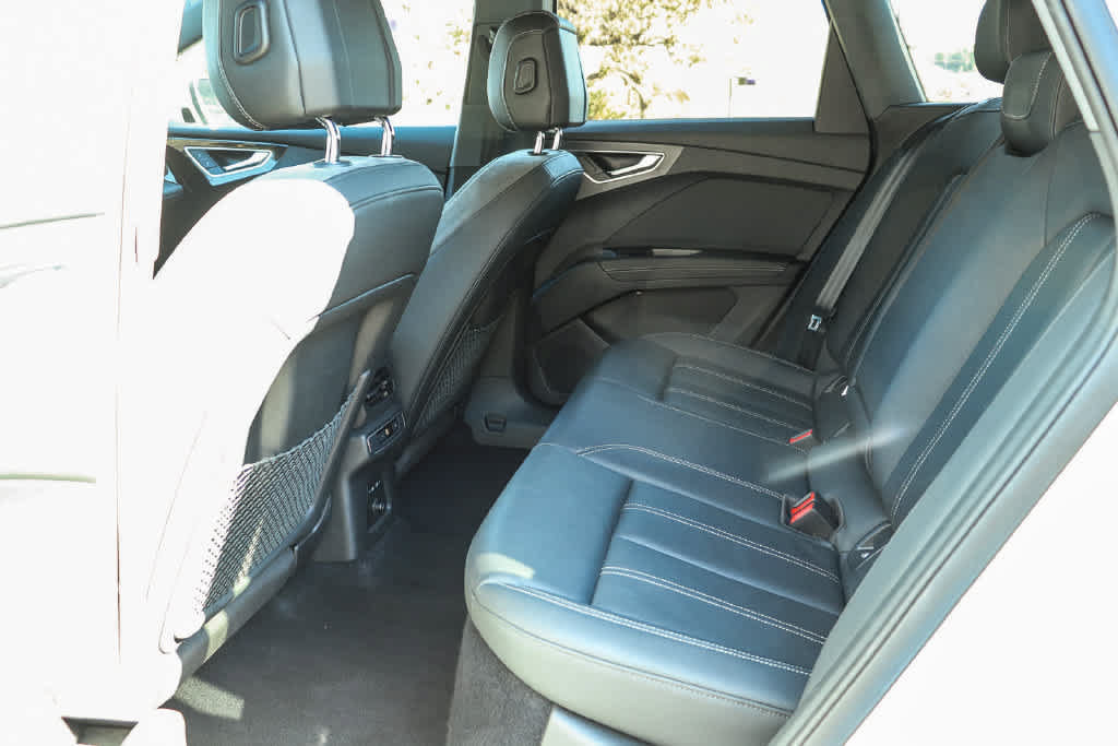 Used 2023 Audi Q4 e-tron Premium Plus w/ Premium Plus RWD image 19