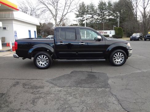 Used 2013 Nissan Frontier SL image 5