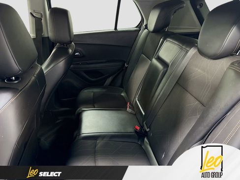 Used 2019 Chevrolet Trax LT w/ Redline Edition FWD image 25