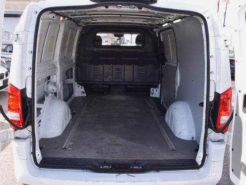 Used 2020 Mercedes-Benz Metris image 10