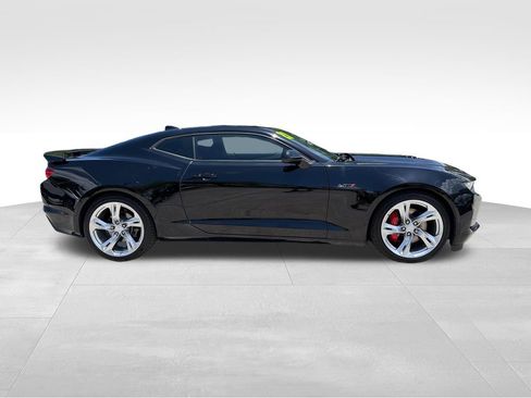 Used 2021 Chevrolet Camaro LT RWD image 12