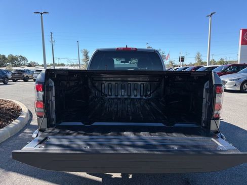 Certified 2024 Nissan Frontier SV w/ Technology Package image 9