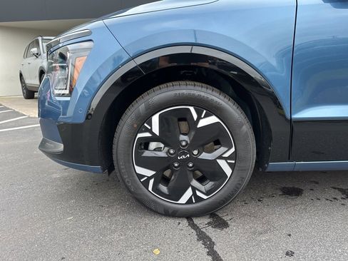 New 2025 Kia Niro Wave w/ Wave Preserve Package image 12