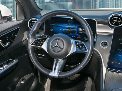 Used 2024 Mercedes-Benz GLC 300 image 21