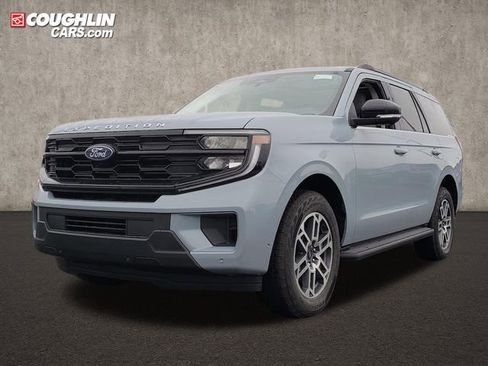 New 2025 Ford Expedition Active image 3