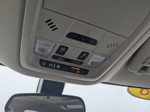 Used 2018 Buick Enclave Essence image 37