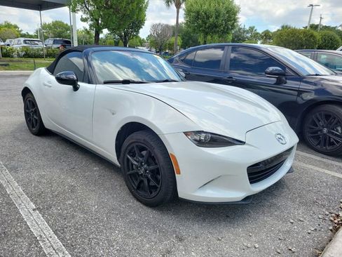 Used 2021 MAZDA MX-5 Miata Sport RWD image 2