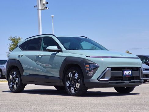 Used 2024 Hyundai Kona SEL FWD image 3