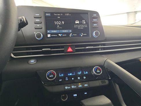 New 2026 Hyundai Elantra Hybrid FWD image 25