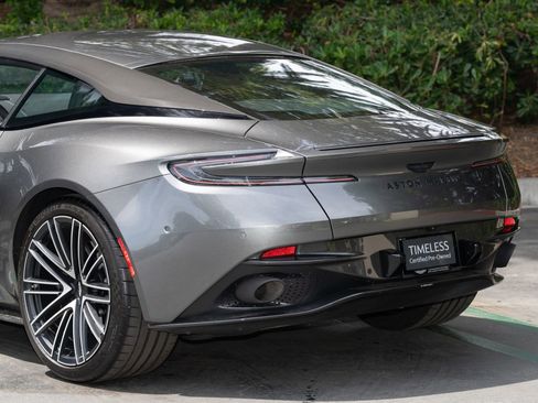 Used 2024 Aston Martin DB12 Coupe RWD image 16