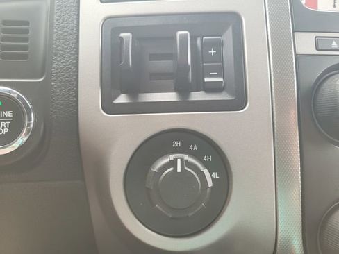 Used 2017 Ford Expedition Limited image 25