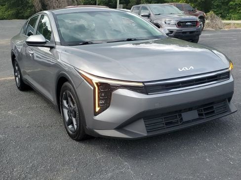 Used 2025 Kia K4 FWD image 3